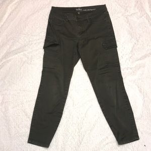 New York and Company Crosby slim leg pants
